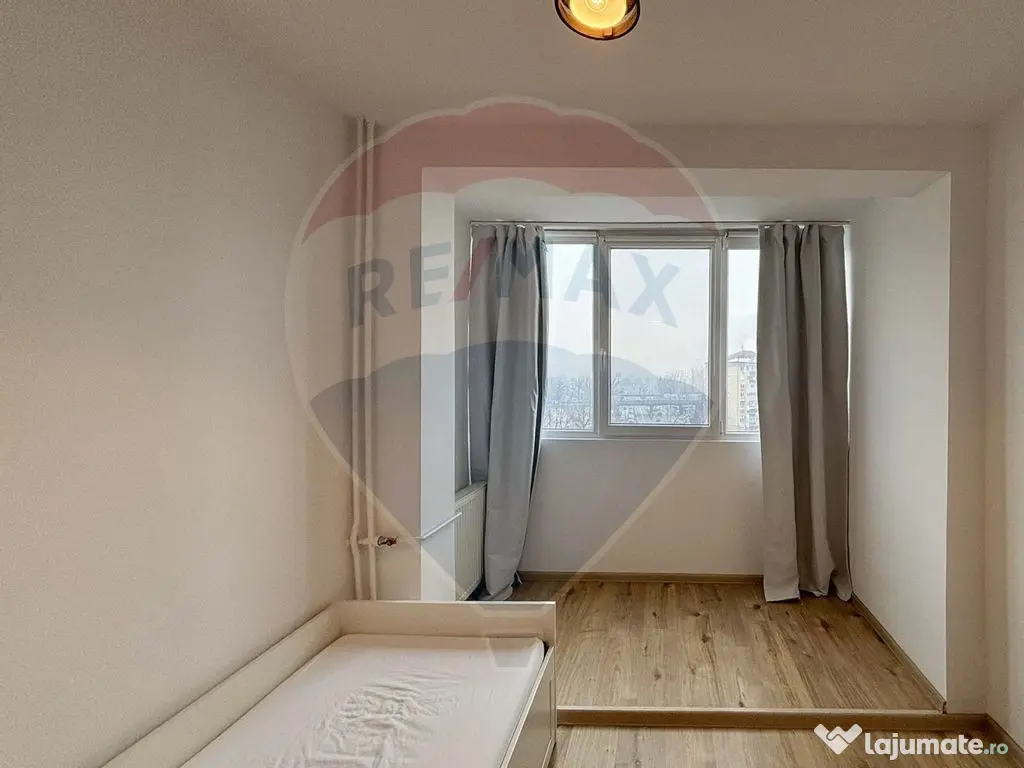 Apartament cu 3 camere de închiriat – Bulevardul Dacia 