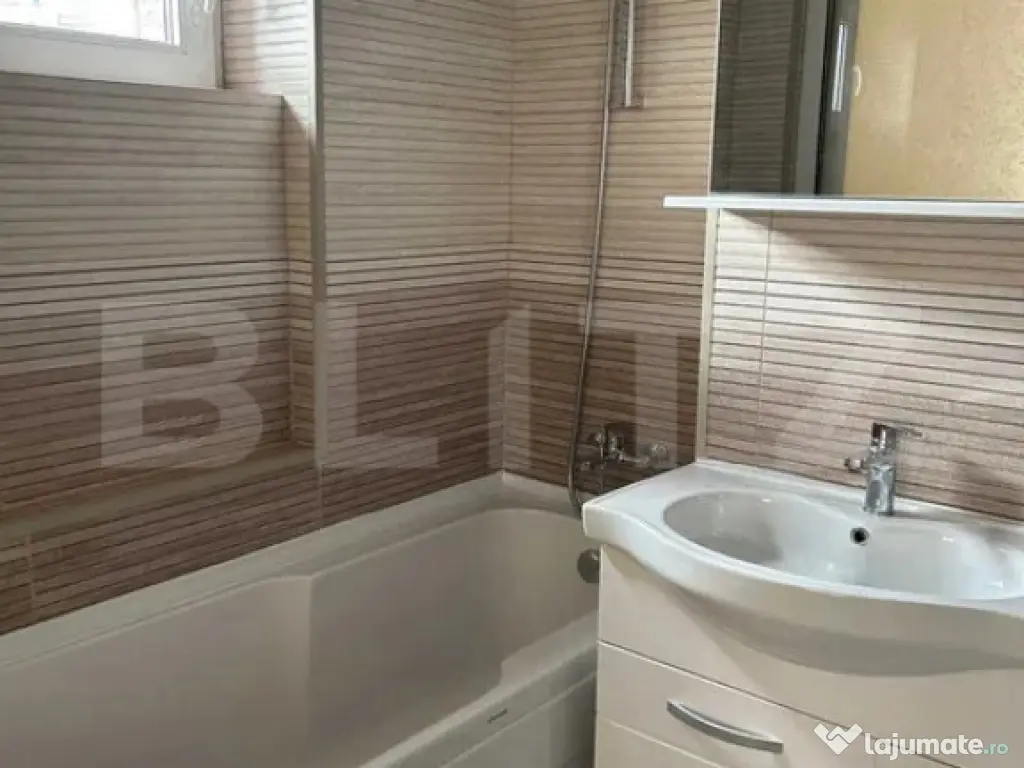 Apartament 3 camere spațios, renovat recent | Centrul Civic