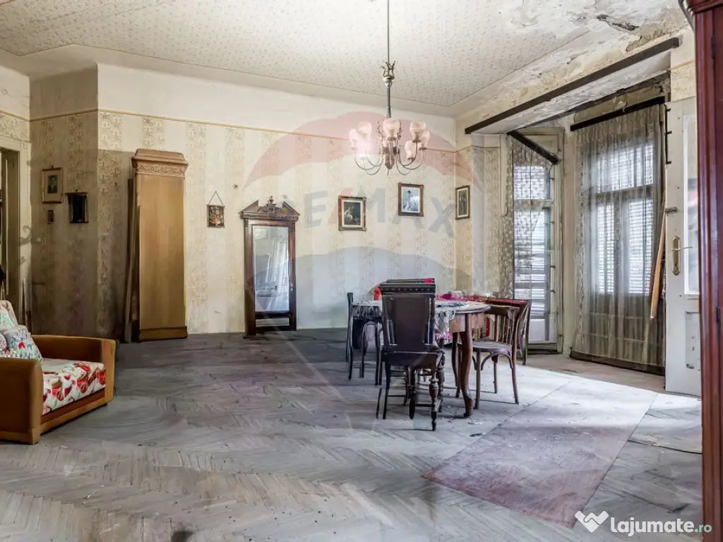 Apartament 4 camere ultracentral de vanzare in Arad 