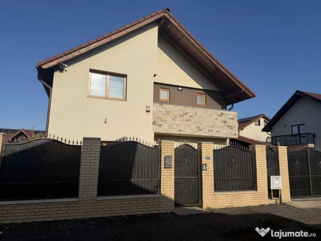 Casa cu 4 camere, 147 mp, curte 260 mp, 2 locuri de parcare