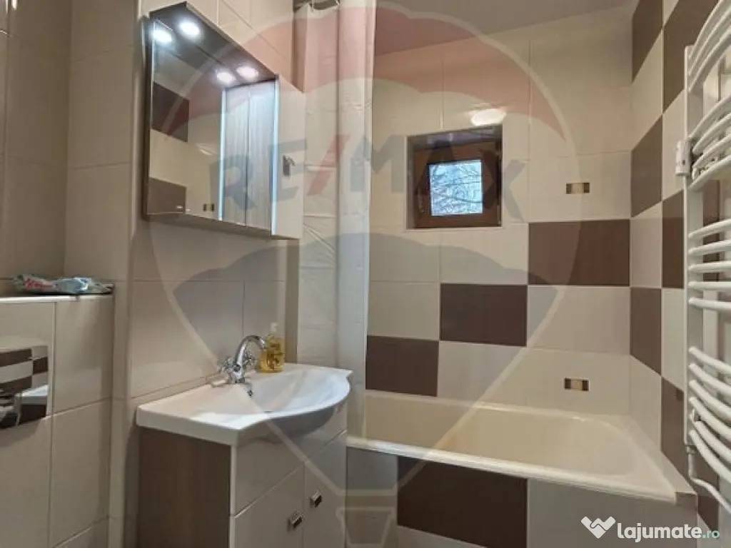 Apartament cu 2 camere de închiriat în zona 1 Mai 