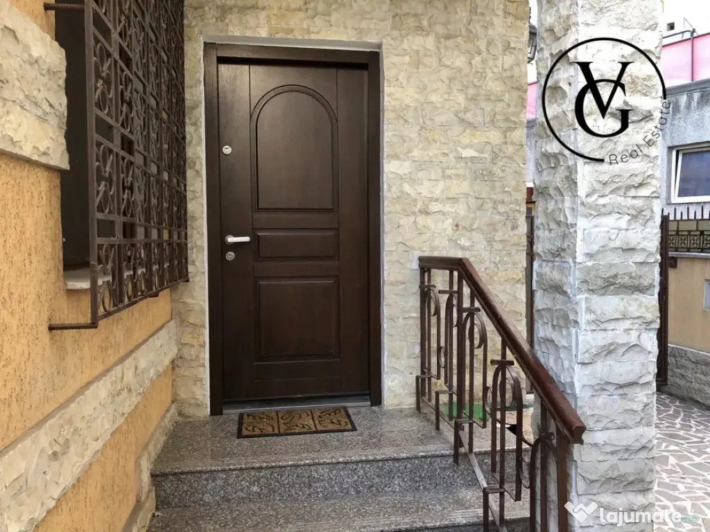 Apartament 4 camere | Curte privata | Loc parcare 