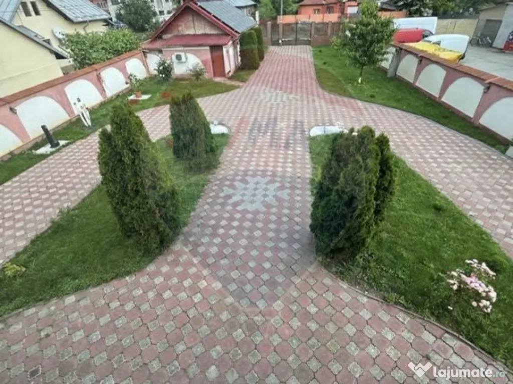 Casă / Vilă cu 5 camere de vânzare