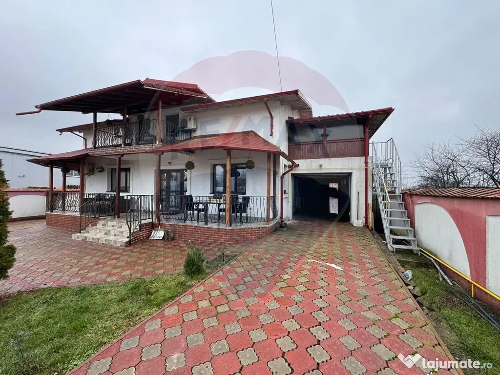 Casă / Vilă cu 5 camere de vânzare