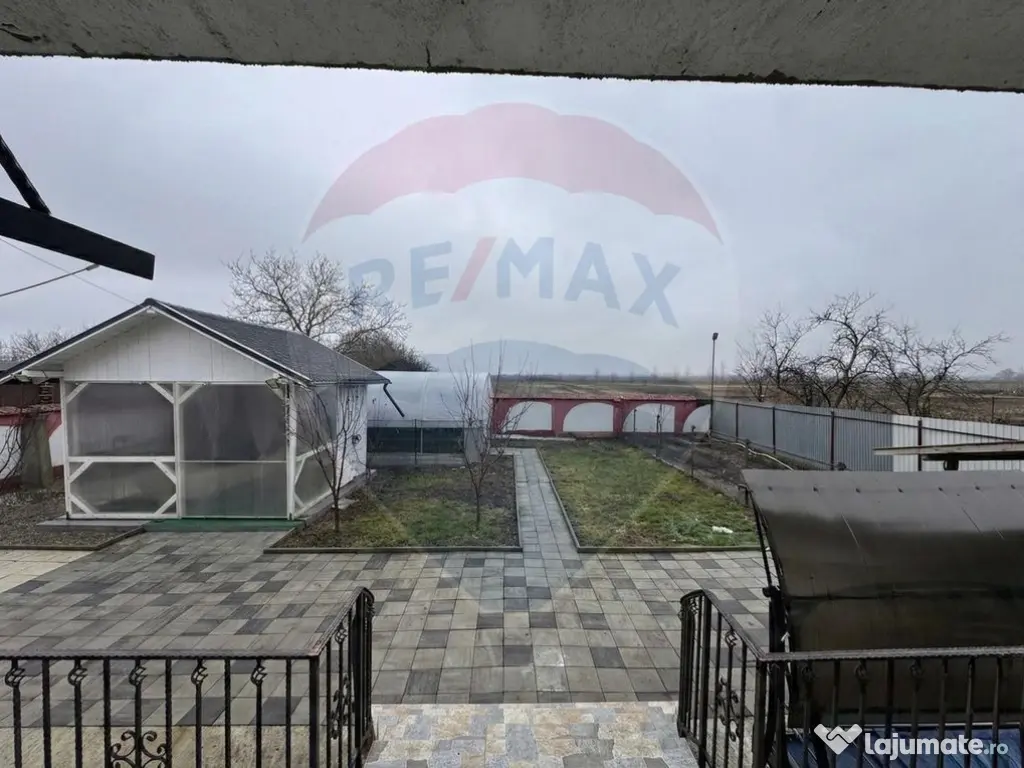 Casă / Vilă cu 5 camere de vânzare