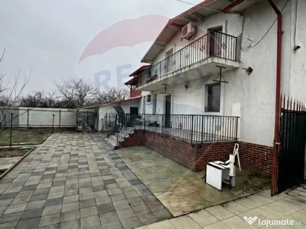 Casă / Vilă cu 5 camere de vânzare