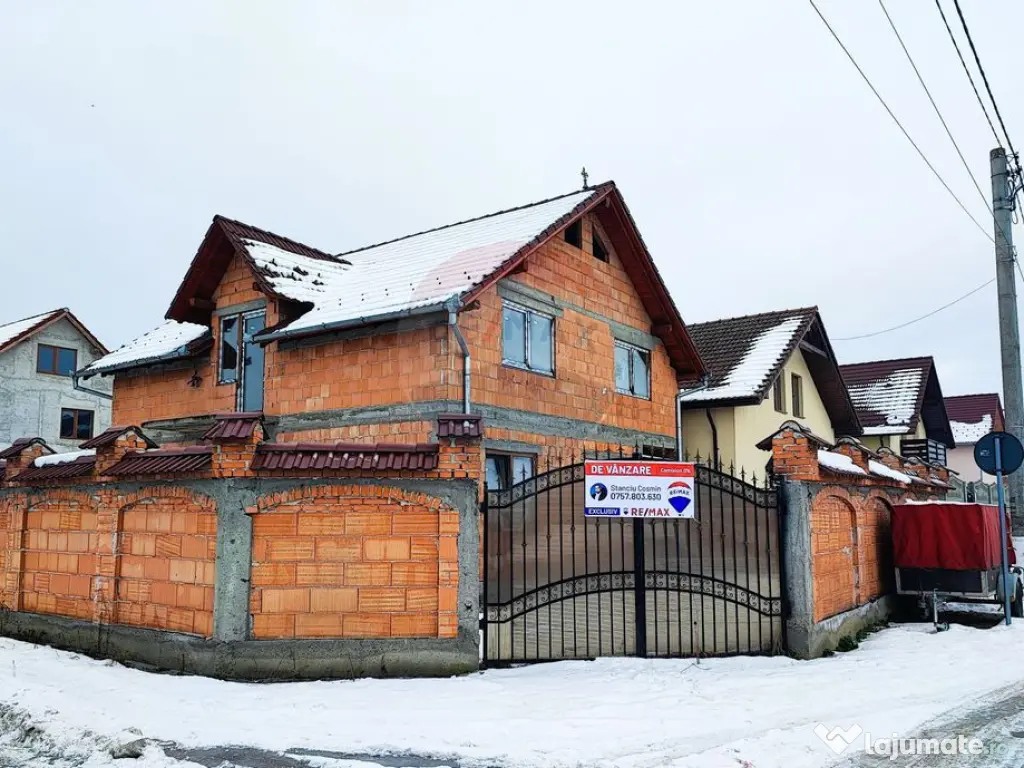 Casă vilă de vânzare în Cristian, Sibiu 