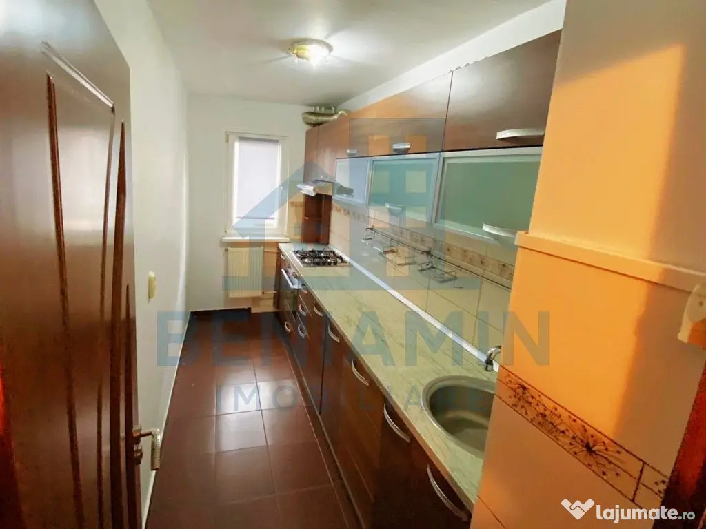 Apartament 3 camere Craiovita, etaj 3, teava de gaze 