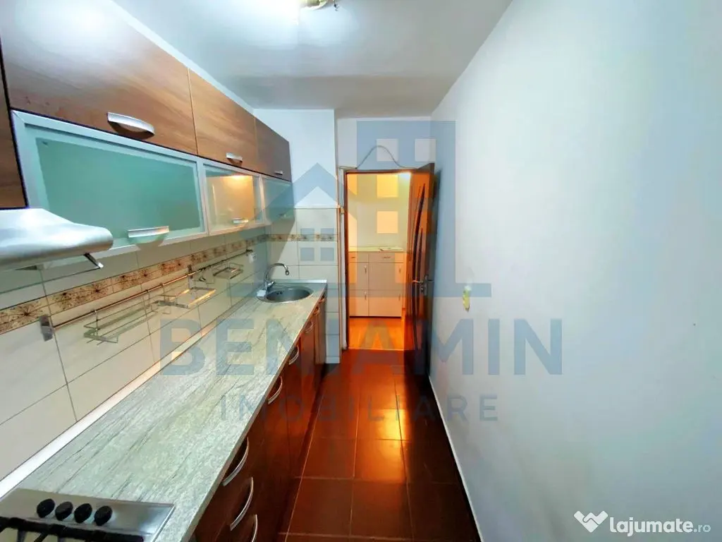 Apartament 3 camere Craiovita, etaj 3, teava de gaze 