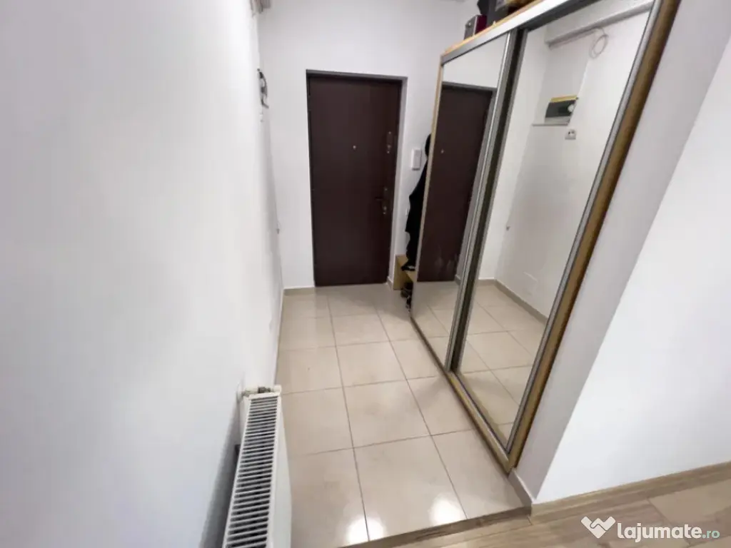 Apartament 2 camere, decomandat - zona Tractorul