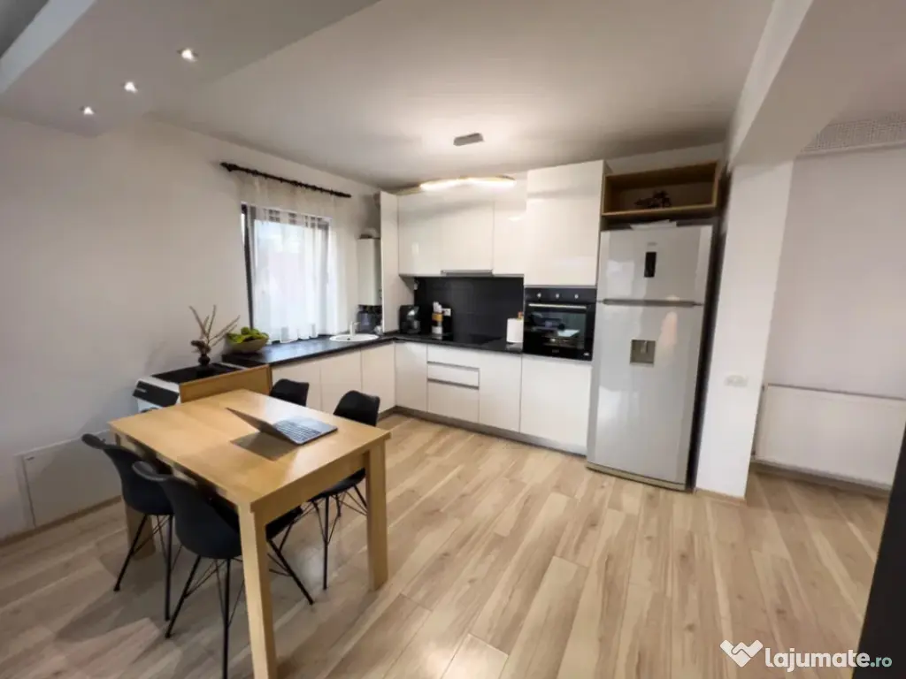 Apartament 2 camere, decomandat - zona Tractorul