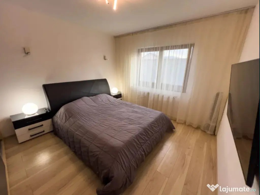 Apartament 2 camere, decomandat - zona Tractorul