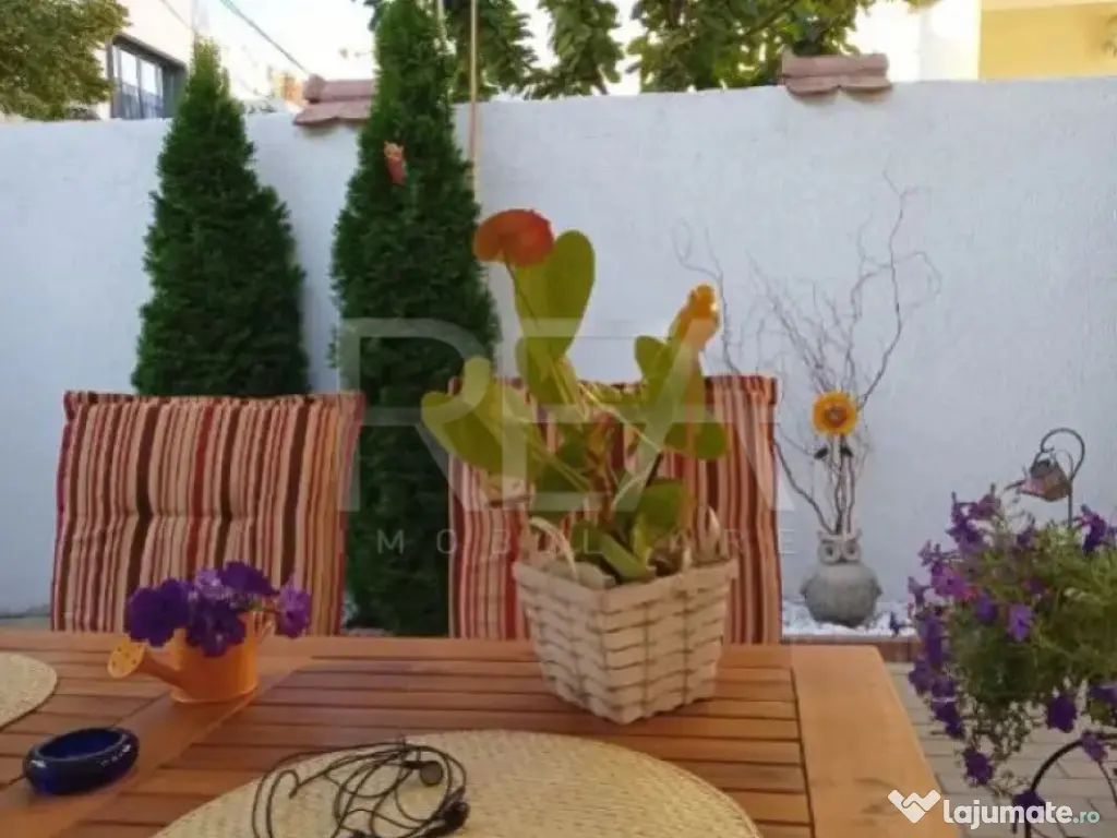 Doua case 6 camere, zona Dorobanti, pret negociabil.