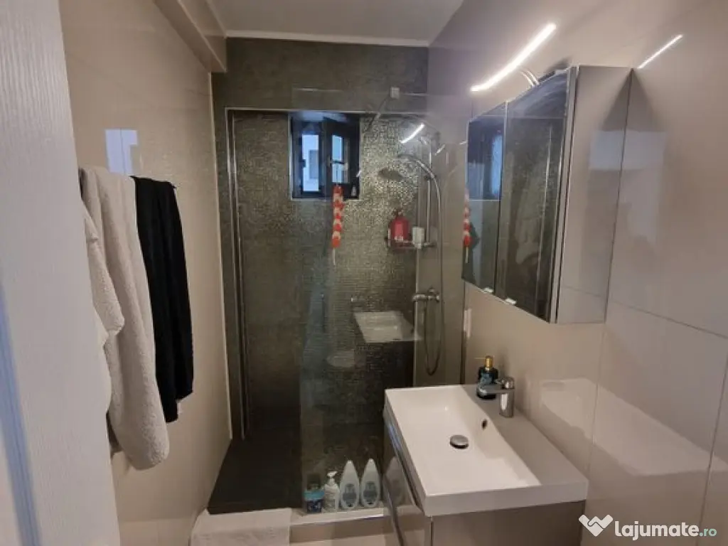 Compozitori-apartament 3 camere finisat modern cu loc de ... 