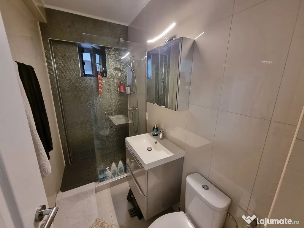 Compozitori-apartament 3 camere finisat modern cu loc de ... 