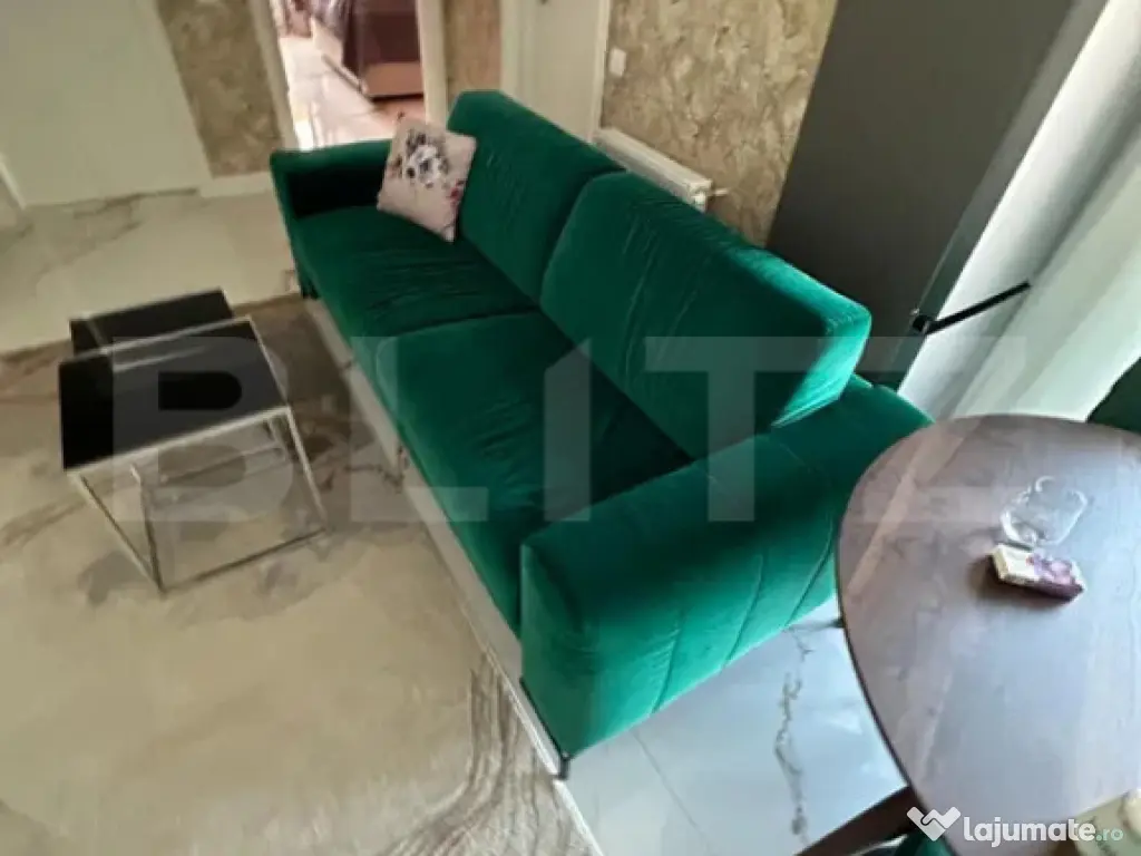 Apartament 3 camere, 56 mp, parcare, zona Vivo