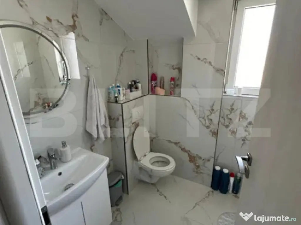 Apartament 3 camere, 56 mp, parcare, zona Vivo