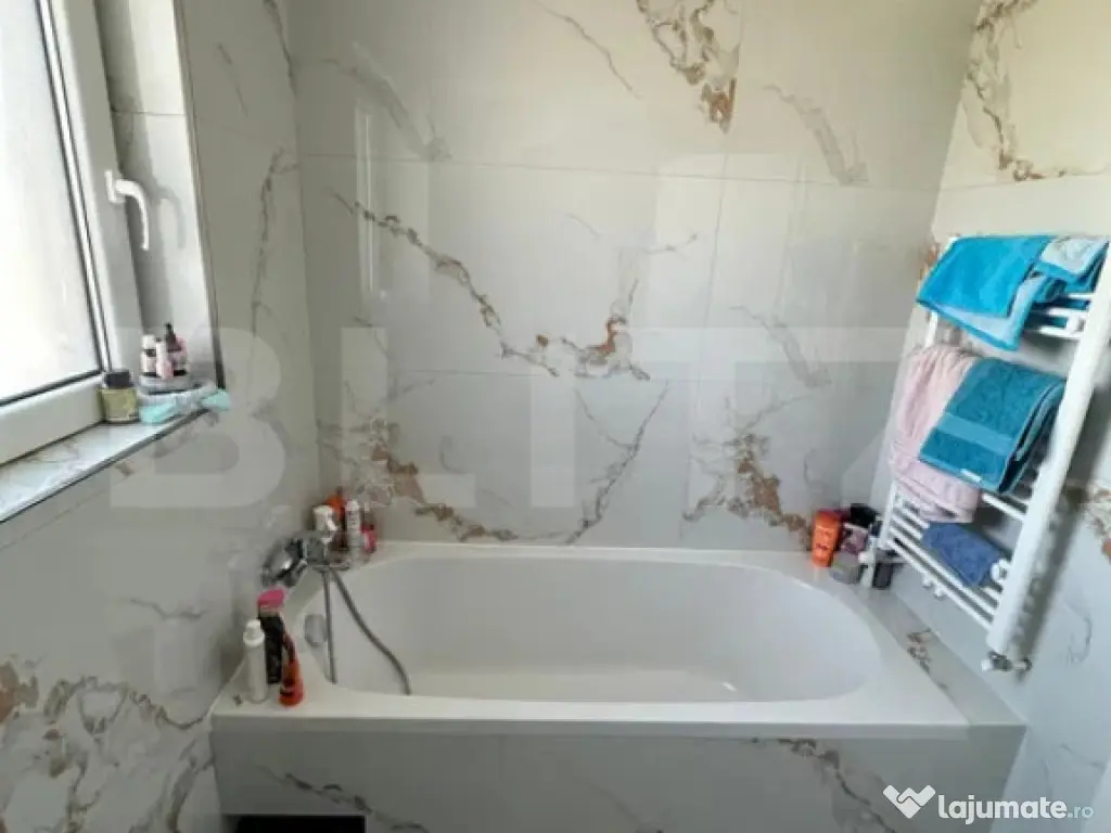 Apartament 3 camere, 56 mp, parcare, zona Vivo