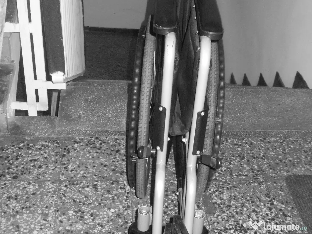 Scaun cu rotile nou,pentru batrani dizabilitati carucior handicap, carut pliabil 