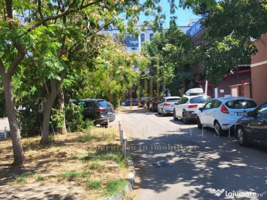 Piata Muncii garsoniera la curte 