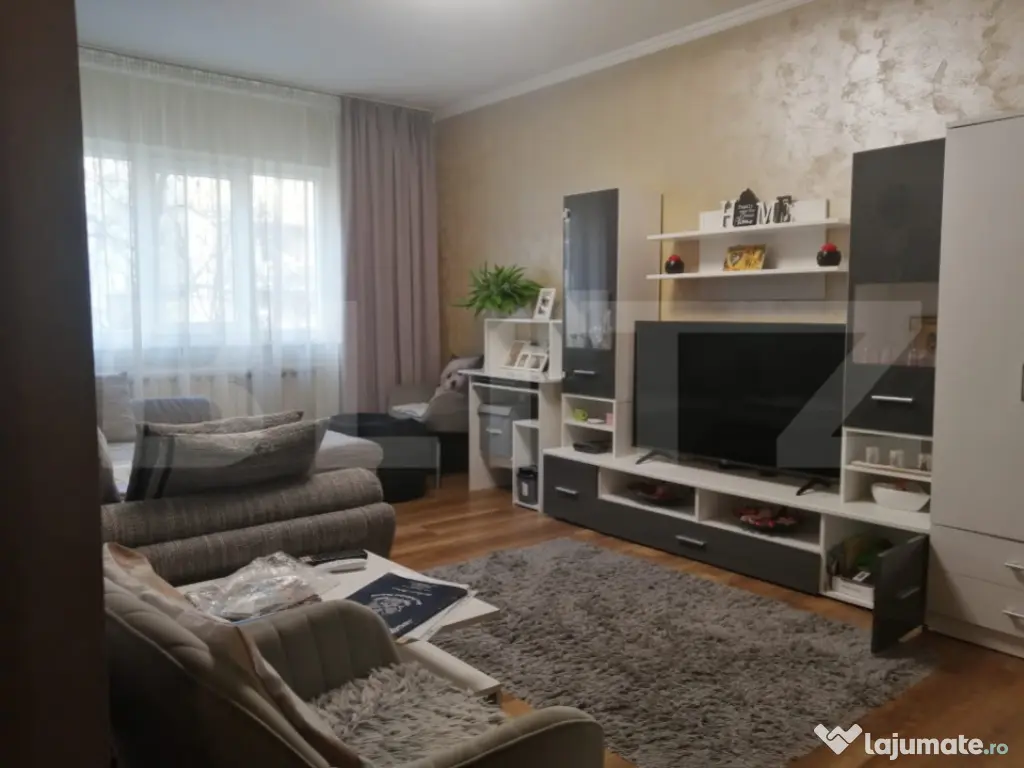 Apartament cu 2 camere, decomandat