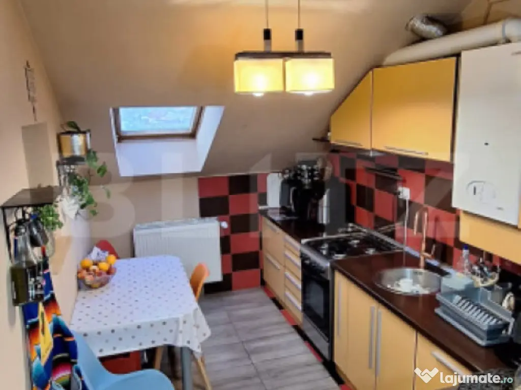 Apartament cu 2 cam, 58 mp, etaj 4, mansarda, cu parcare ,in