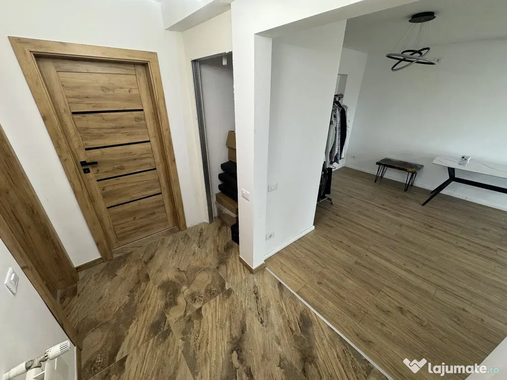 Casă / Vilă deosebită zona Medeea – oportunitate exc...