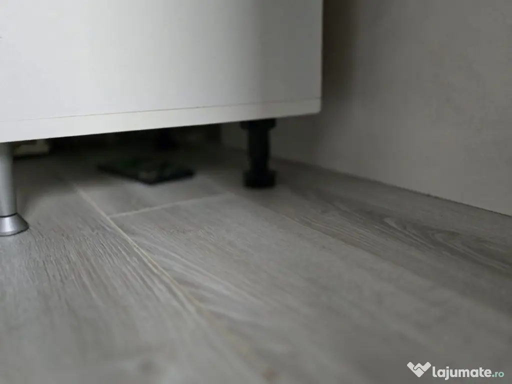 Donez in stare foarte buna unei fete care are nevoie 