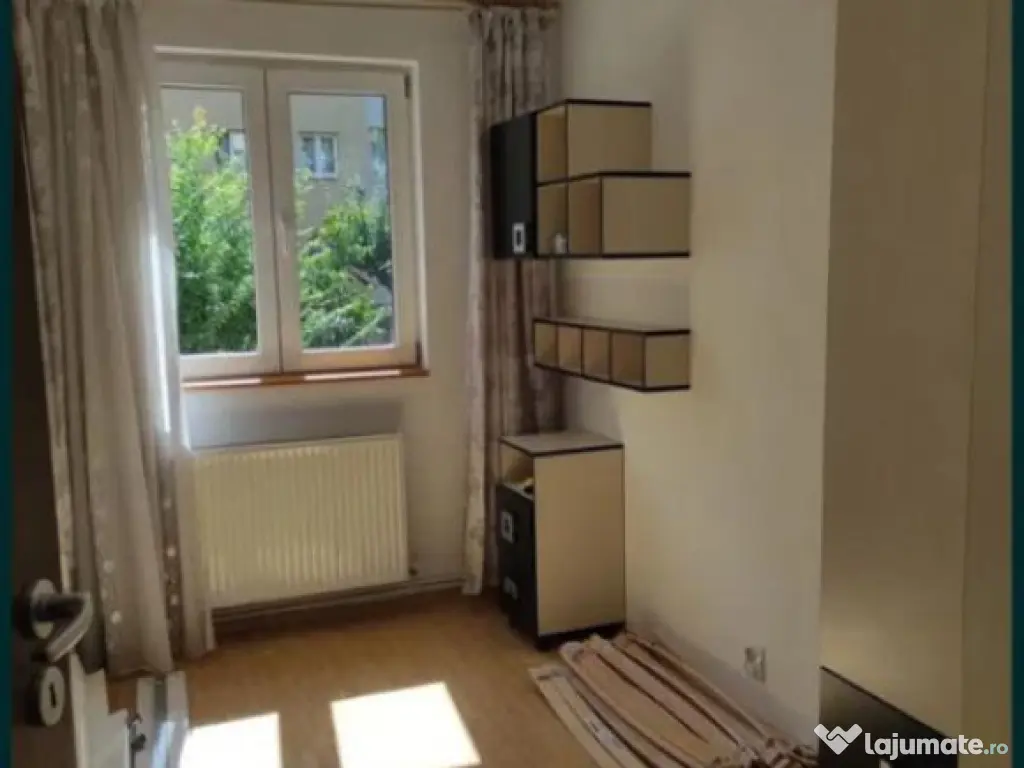 Apartament spatios 3 camere Astra 