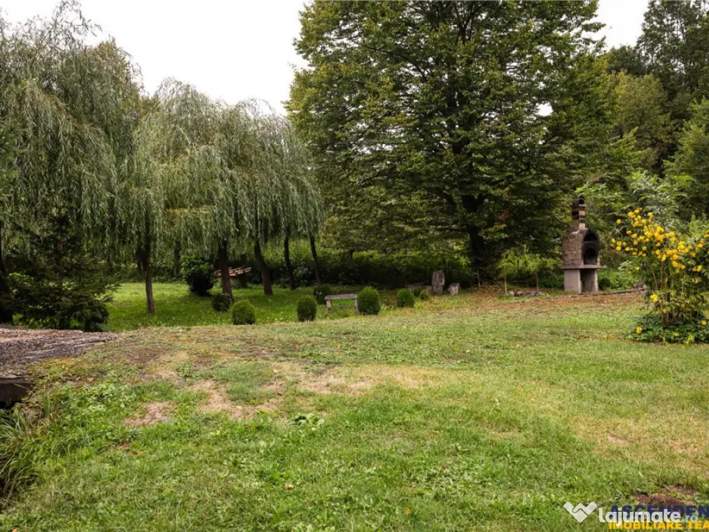 OFERTA REZERVATA!!Refugiu montan,cu 2100 mp domeniu verde,ar 