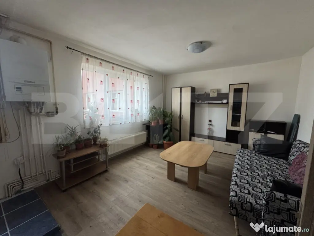 Apartament 2 camere, decomandat + balcon, Mănăștur, zona 