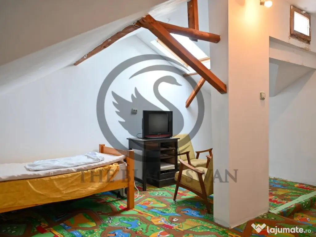 Casa cu 7 camere de vanzare | Zona Centrala, Baicoi | Com... 