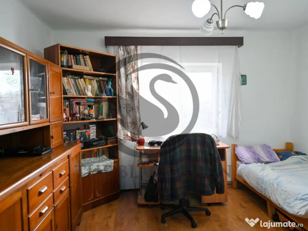 Casa cu 7 camere de vanzare | Zona Centrala, Baicoi | Com... 