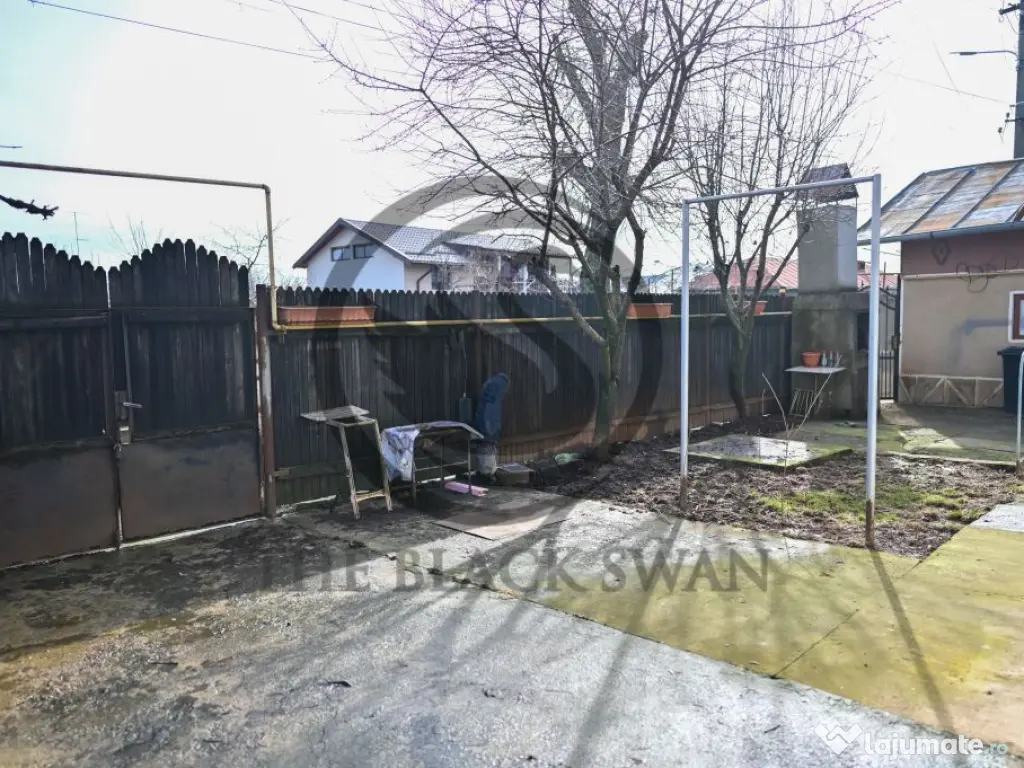 Casa cu 7 camere de vanzare | Zona Centrala, Baicoi | Com... 