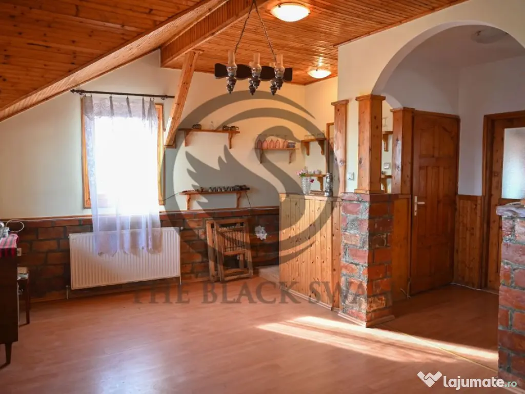 Casa cu 7 camere de vanzare | Zona Centrala, Baicoi | Com... 