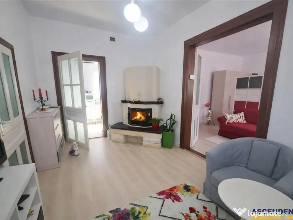 Casa situata central, cu un echilibru remarcabil intre tradi 