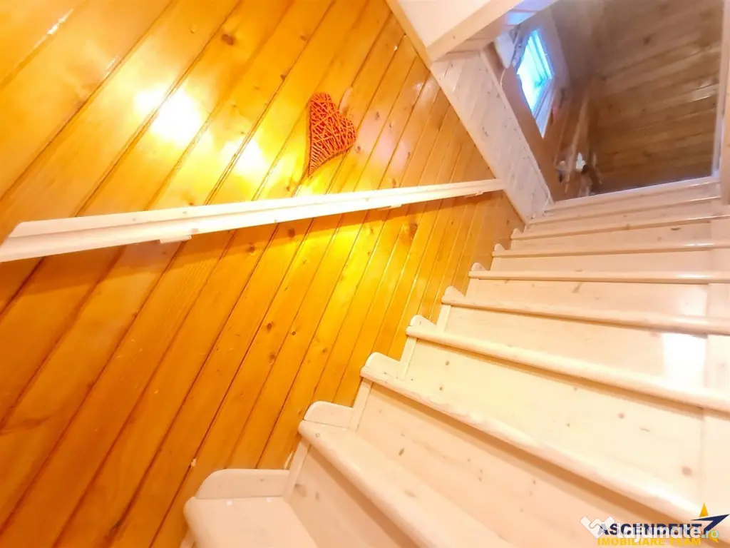 Casa situata central, cu un echilibru remarcabil intre tradi 