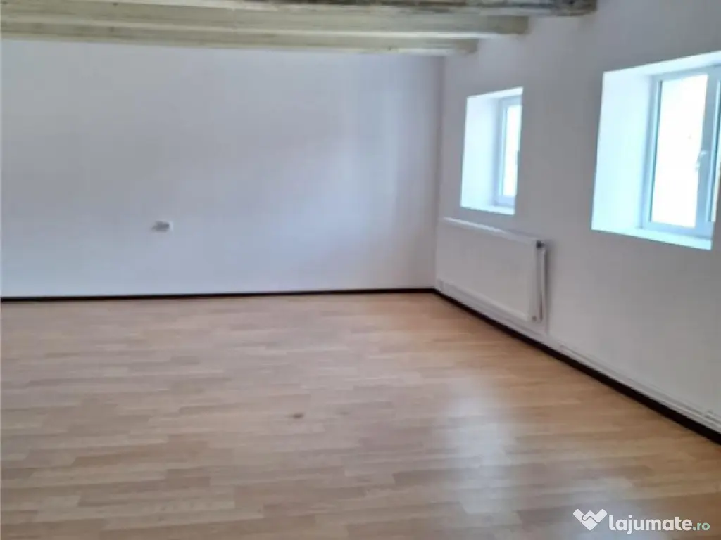 Resedinta spatiu profesional de inchiriat, Ghimbav – Ce...