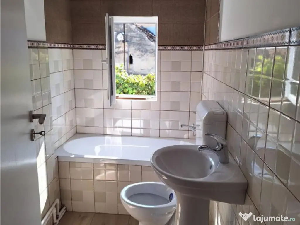 Resedinta spatiu profesional de inchiriat, Ghimbav – Ce...