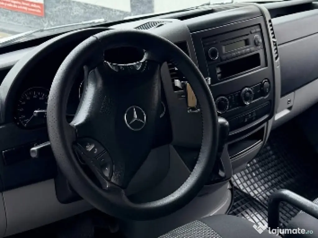 Mercedez Sprinter. 2012
