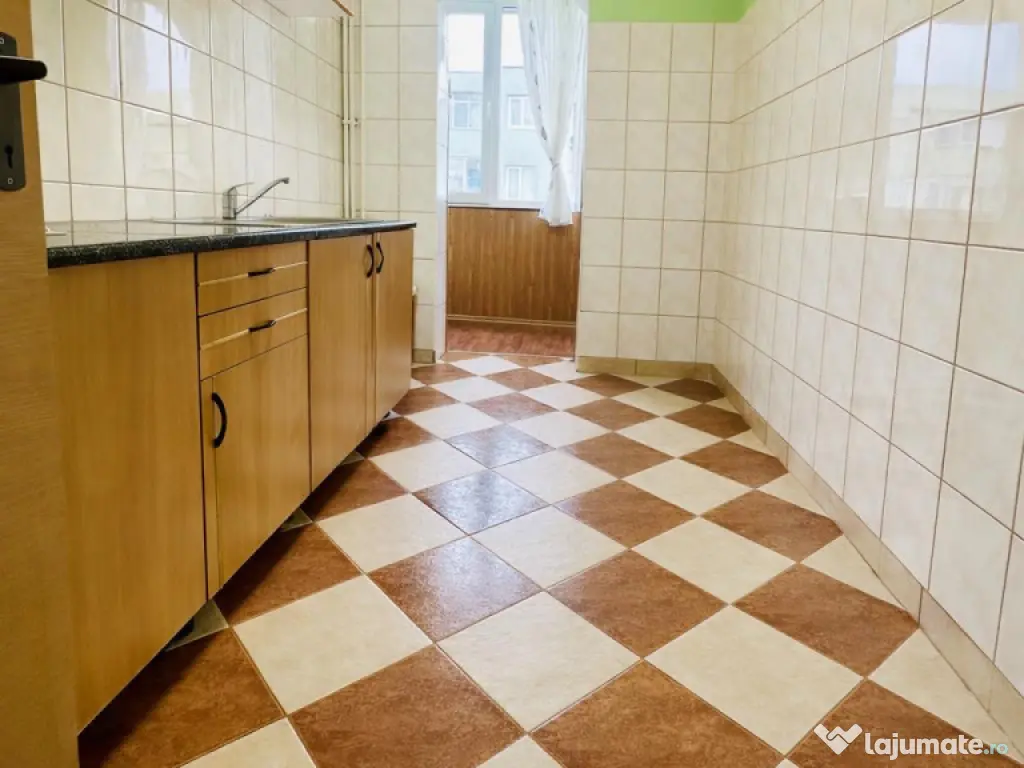 Camin primitor si luminos, decomandat, etaj intermediar, As