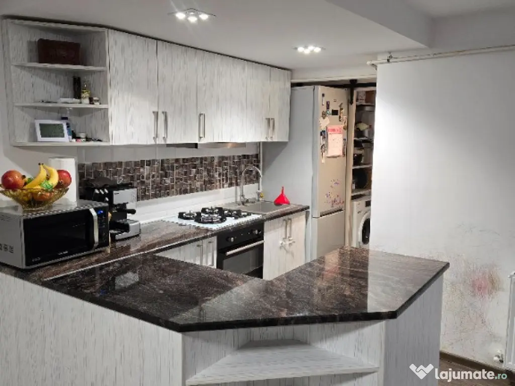 Apartament 3 camere, 70 mp utili si 30 mp pod amenajat,central Schei 