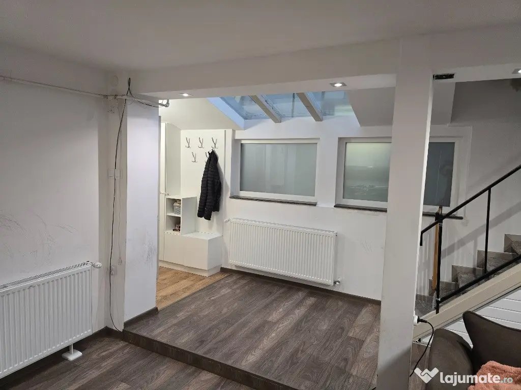 Apartament 3 camere, 70 mp utili si 30 mp pod amenajat,central Schei 