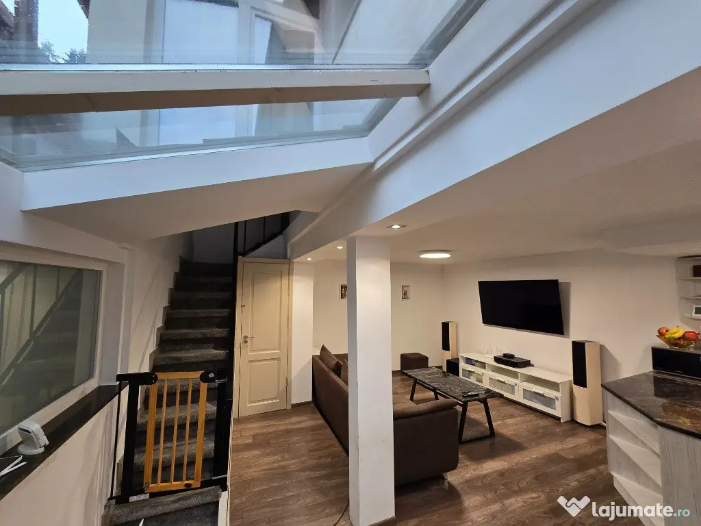 Apartament 3 camere, 70 mp utili si 30 mp pod amenajat,central Schei 