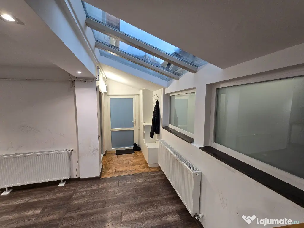 Apartament 3 camere, 70 mp utili si 30 mp pod amenajat,central Schei 