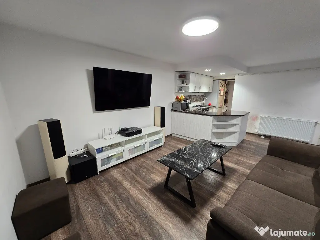 Apartament 3 camere, 70 mp utili si 30 mp pod amenajat,central Schei 