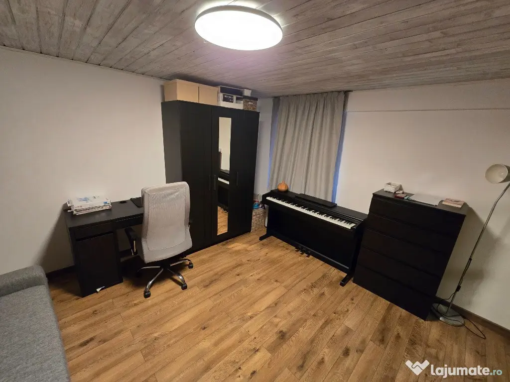 Apartament 3 camere, 70 mp utili si 30 mp pod amenajat,central Schei 