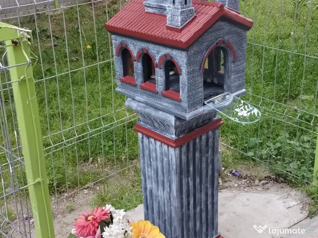 Mini Bisericuta cu Postament 