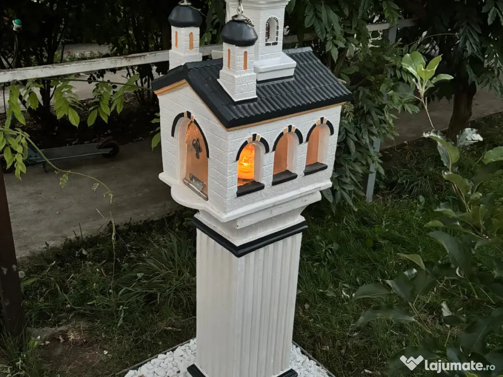 Mini Bisericuta cu Postament 