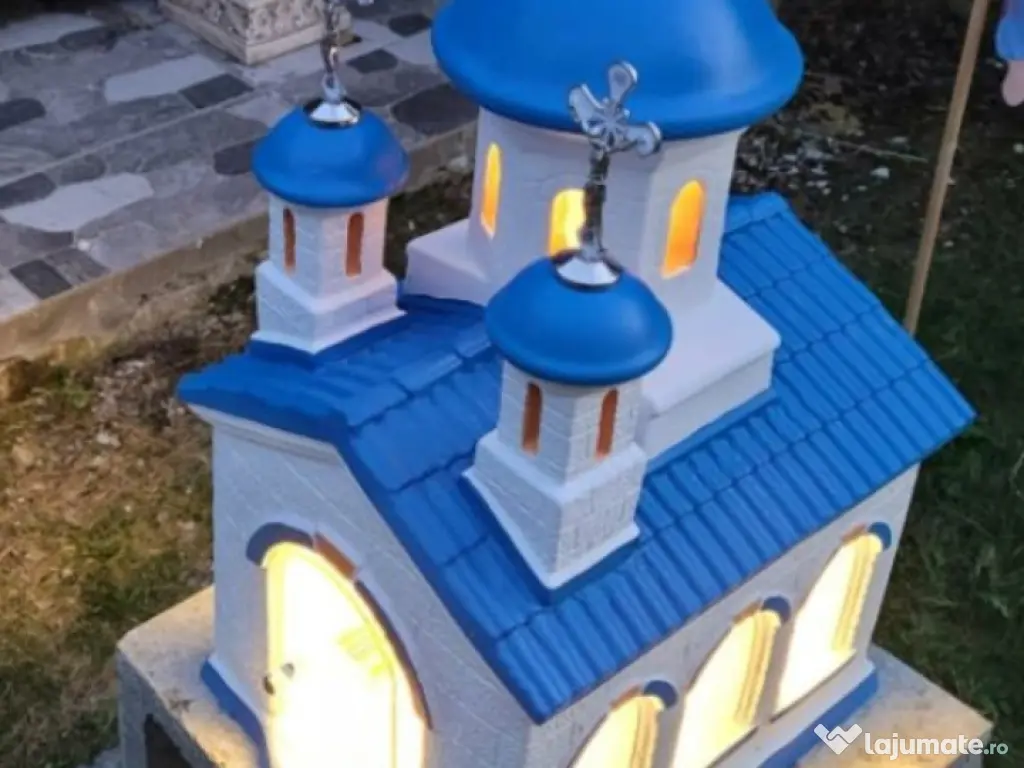 Mini Bisericuta cu Postament 